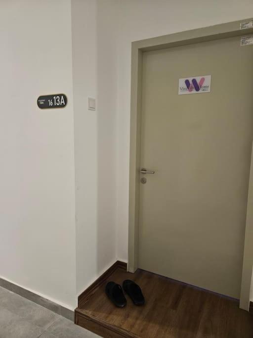 3 Bedrooms Vivavibes At Ostia Bangi Next Bangi Toll Apartment